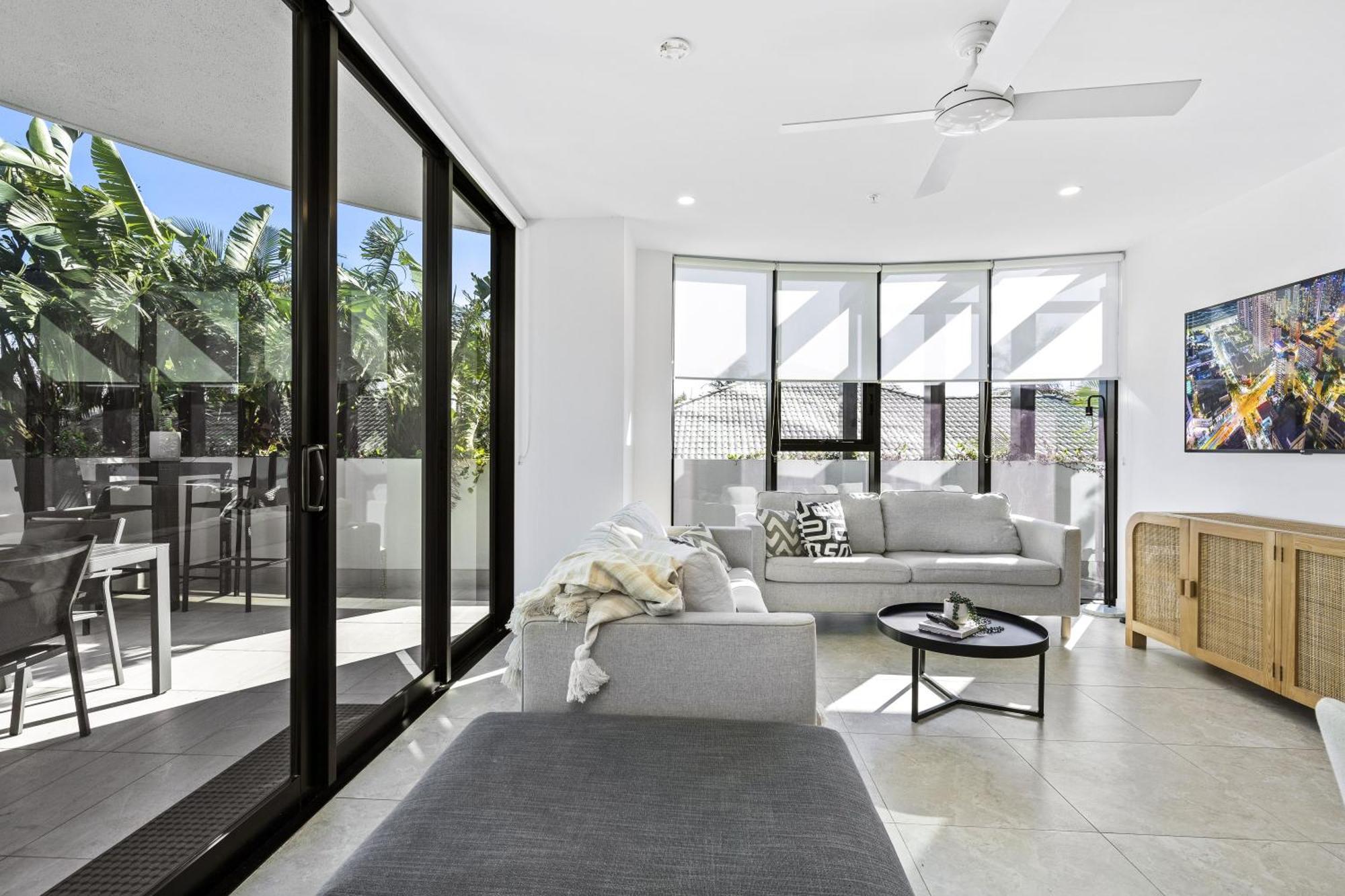 Apartment Modern 2-bedroom Private On Floor In Broadbeach